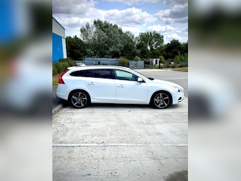 Used Volvo V60 2012 for sale - 75629794: Photo