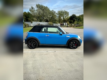 Used MINI Convertible 2010 for sale - 76018378: Photo