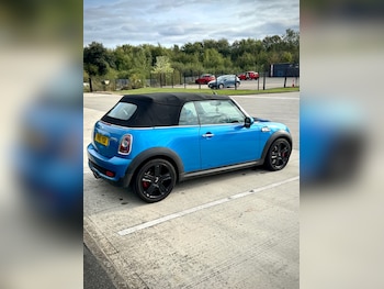 Used MINI Convertible 2010 for sale - 76018378: Photo