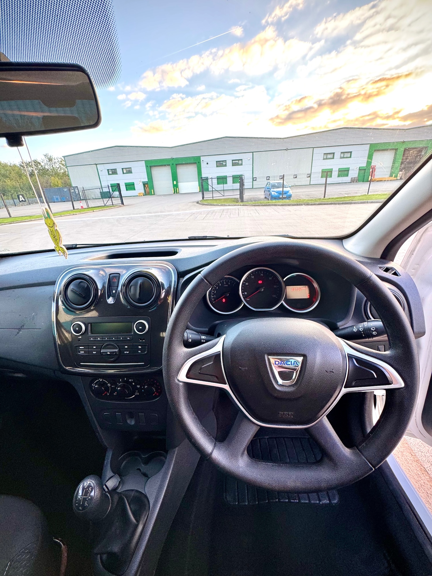 Used Dacia Sandero 2018 for sale - 76121231: Photo 13