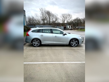 Used Volvo V60 2011 for sale - 76974611: Photo