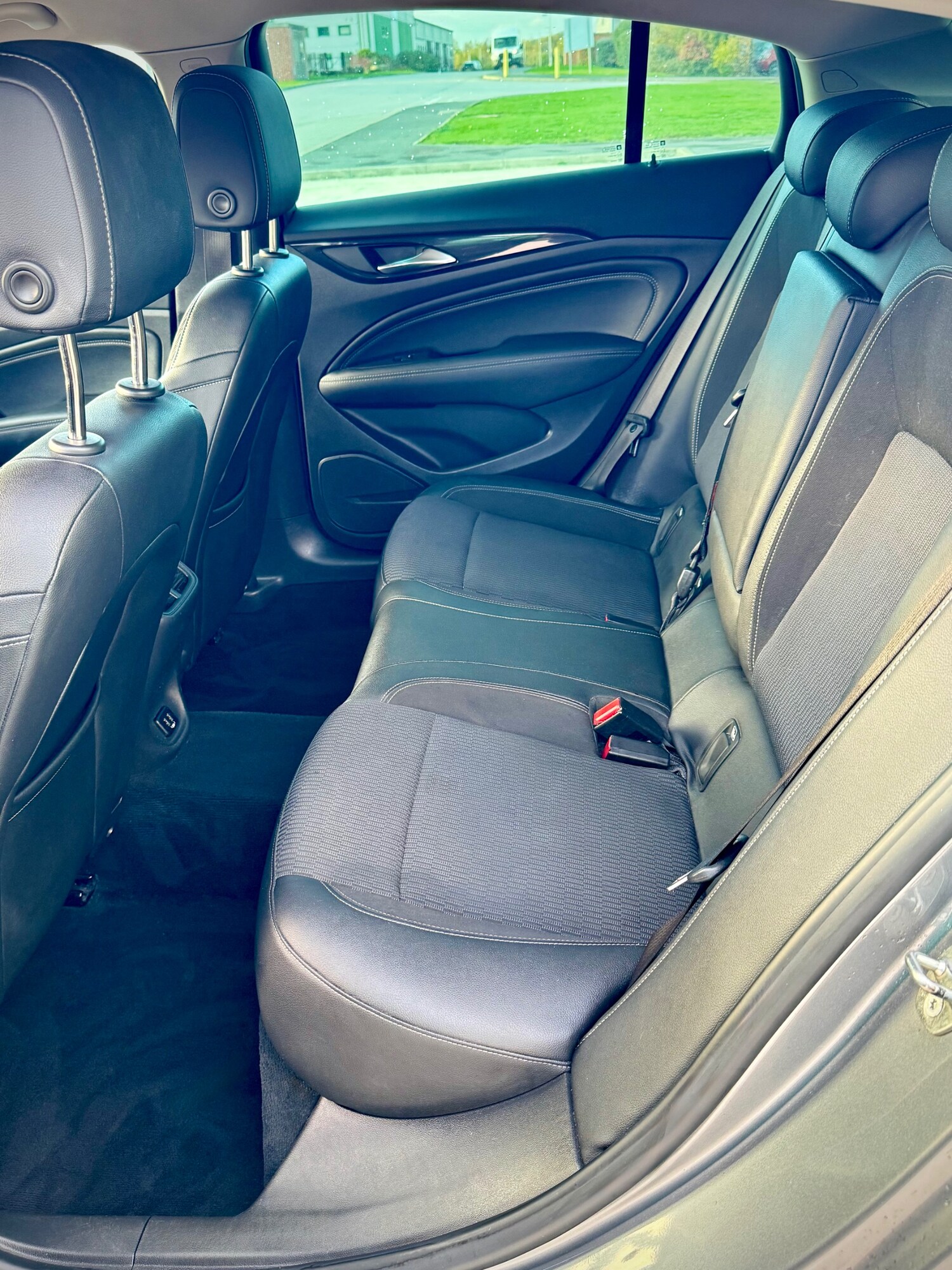 Used Vauxhall Insignia 2017 for sale - 77467839: Photo 9