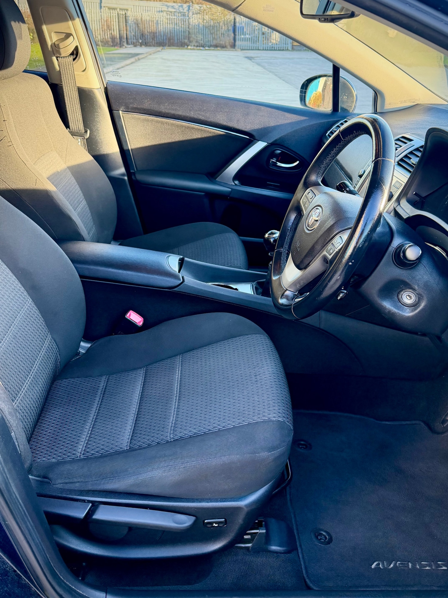 Used Toyota Avensis 2012 for sale - 77570875: Photo 12