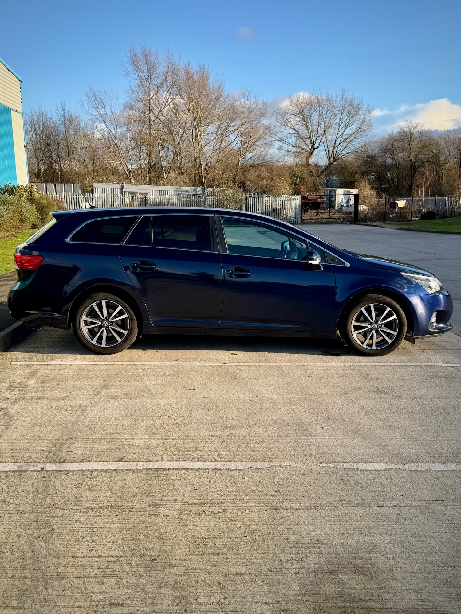 Used Toyota Avensis 2012 for sale - 77570875: Photo 2