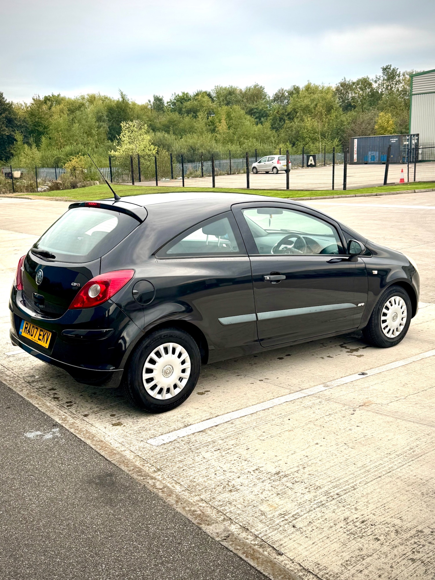 Used Vauxhall Corsa 2007 for sale - 76149849: Photo 3