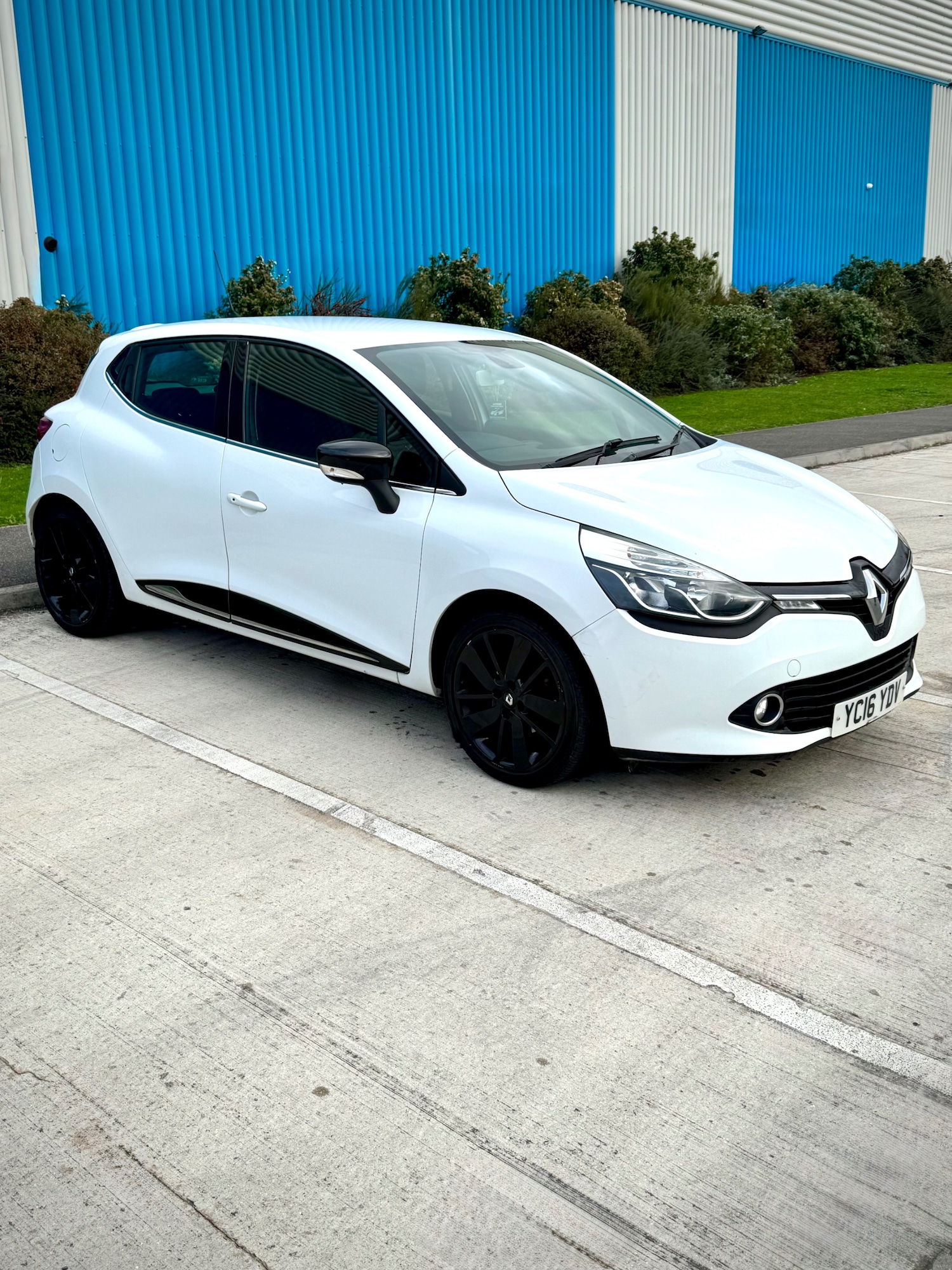 Used Renault Clio 2016 for sale - 76453119: Photo 1