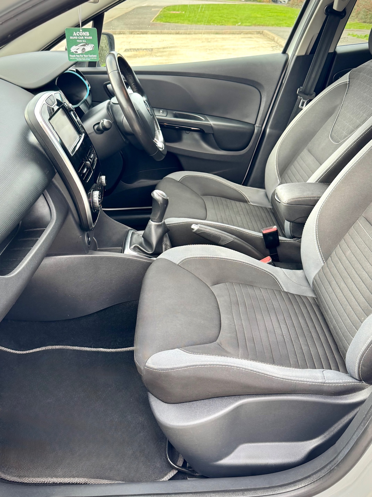 Used Renault Clio 2016 for sale - 76453119: Photo 11