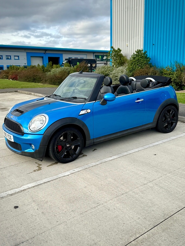 Used MINI Convertible 2010 for sale - 76190344: Photo 10