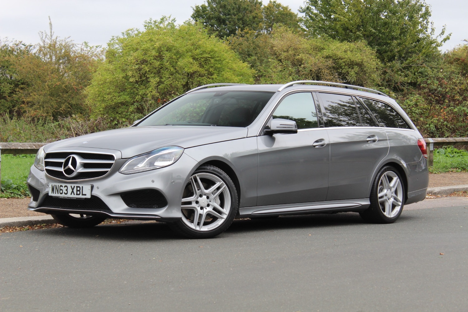 Used Mercedes-Benz E-Class 2013 for sale - 76008478: Photo 2