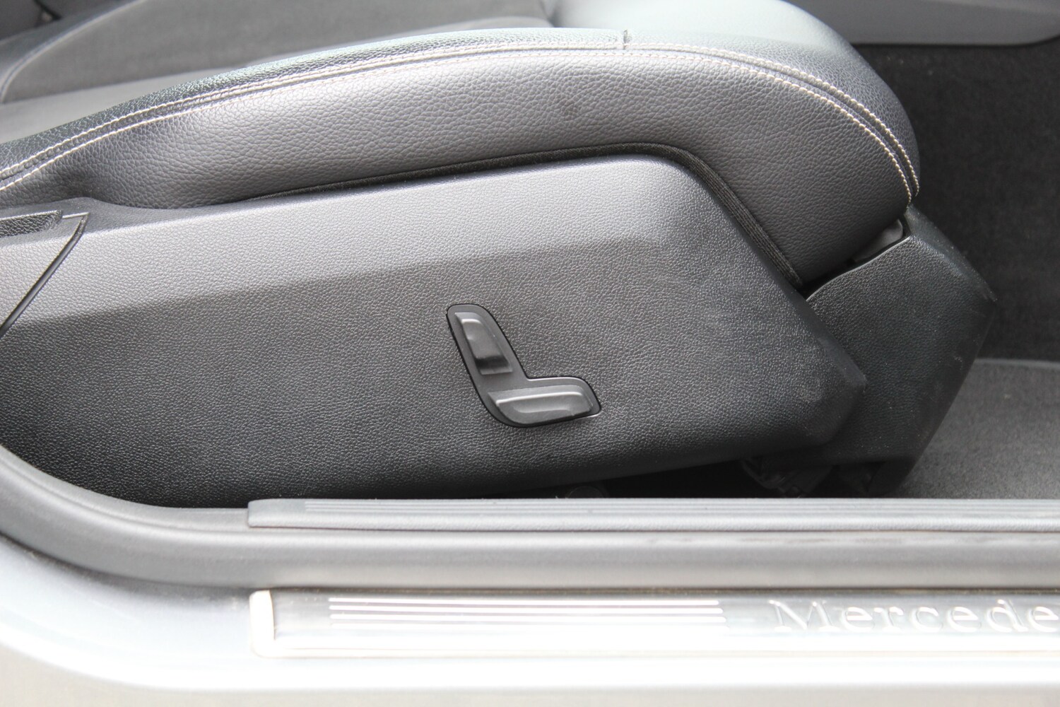 Used Mercedes-Benz E-Class 2013 for sale - 76008478: Photo 21