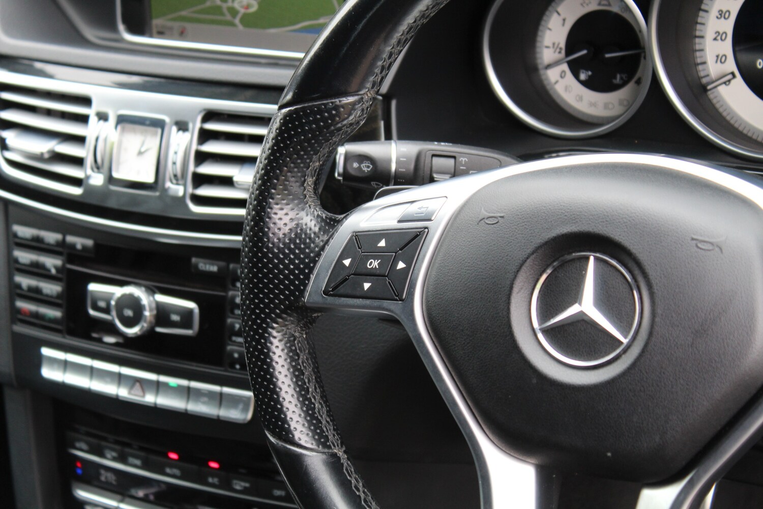 Used Mercedes-Benz E-Class 2013 for sale - 76008478: Photo 24