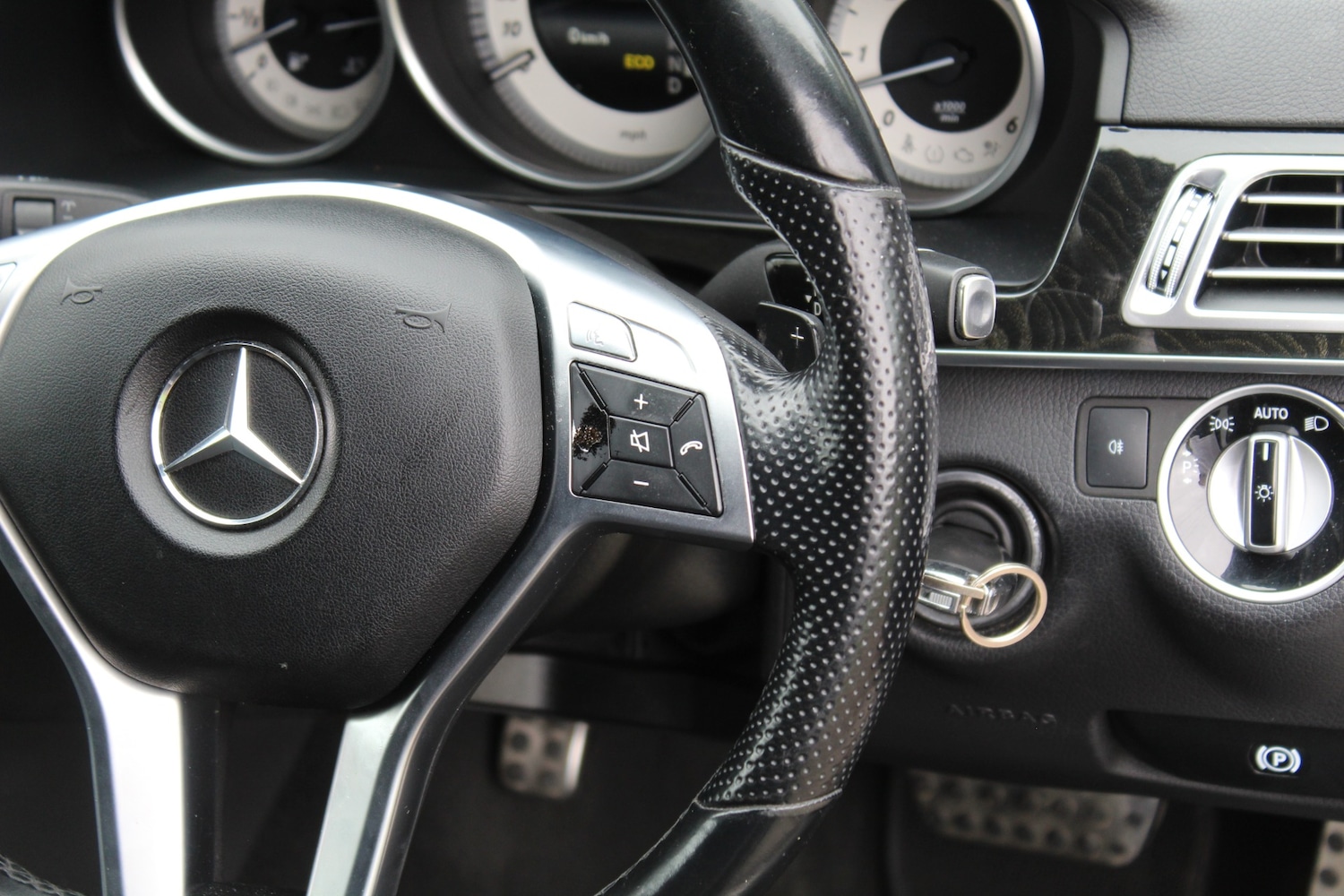 Used Mercedes-Benz E-Class 2013 for sale - 76008478: Photo 25
