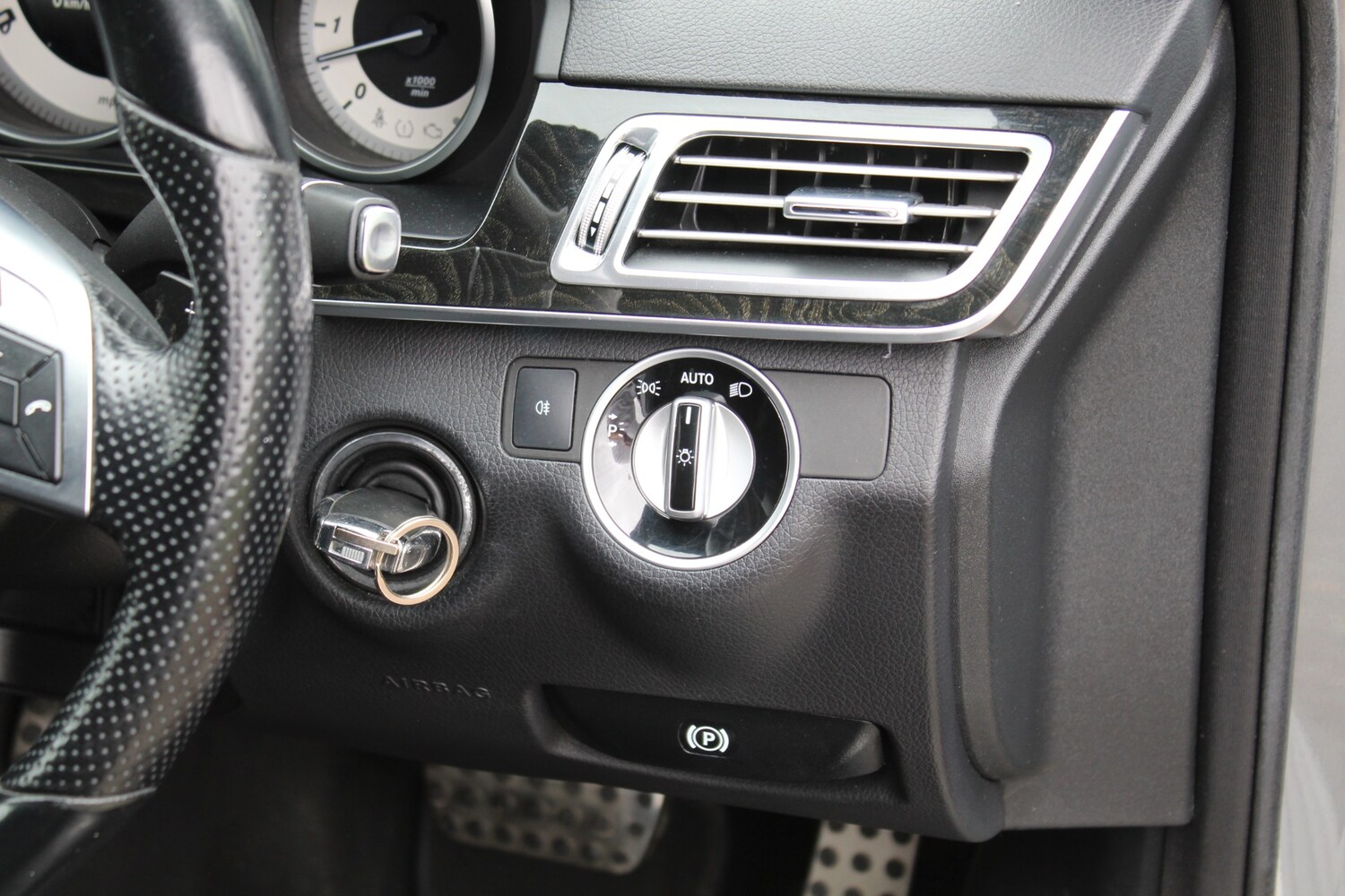 Used Mercedes-Benz E-Class 2013 for sale - 76008478: Photo 27
