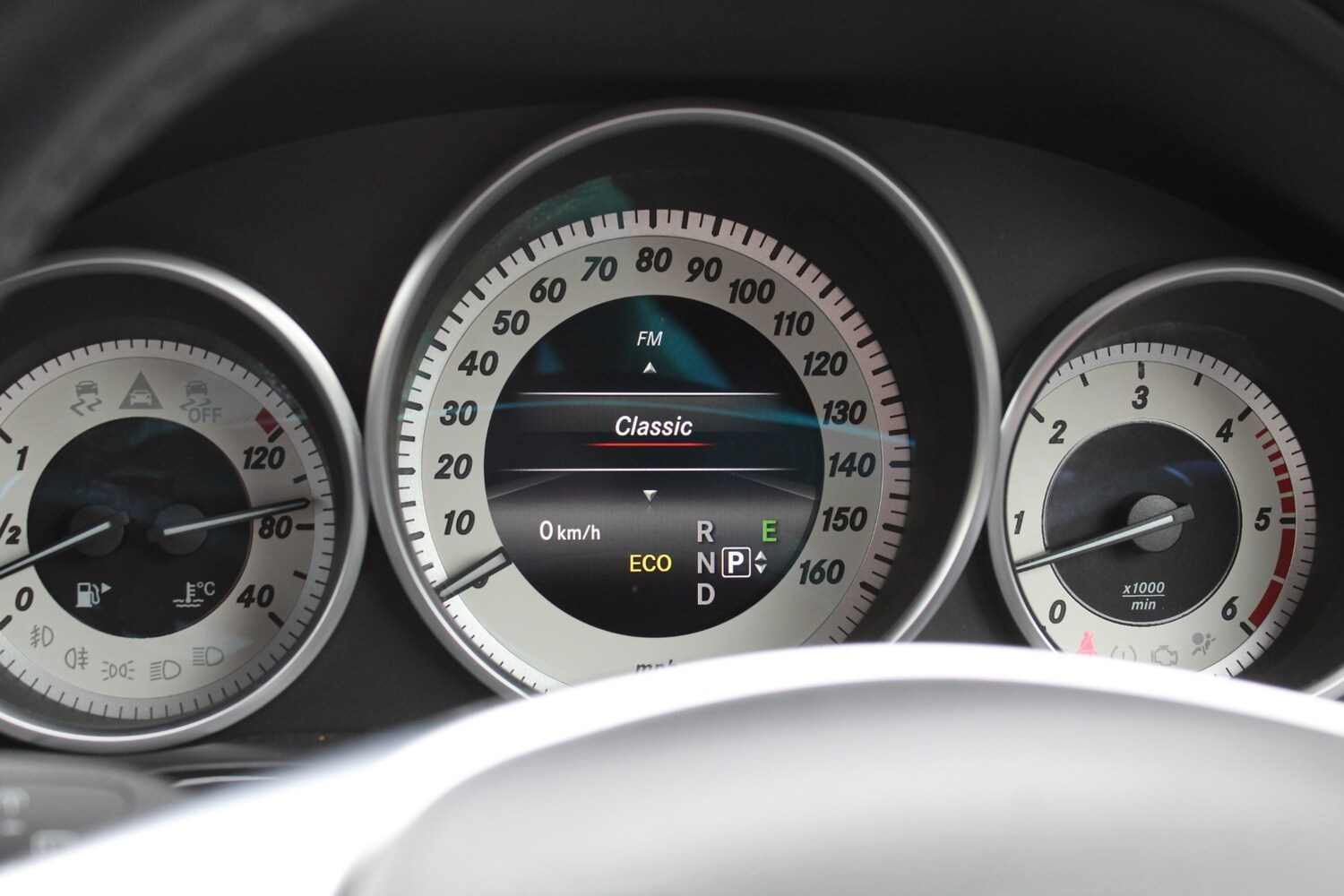 Used Mercedes-Benz E-Class 2013 for sale - 76008478: Photo 35