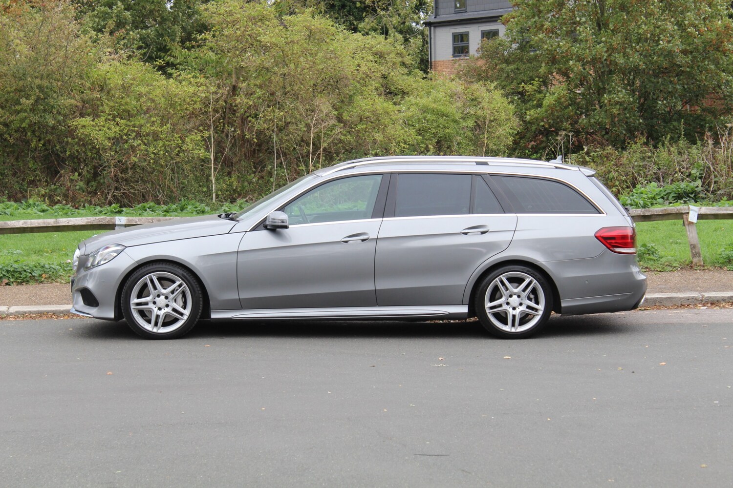 Used Mercedes-Benz E-Class 2013 for sale - 76008478: Photo 5