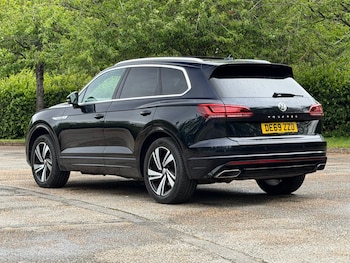 Used Volkswagen Touareg 2019 for sale - 78885729: Photo