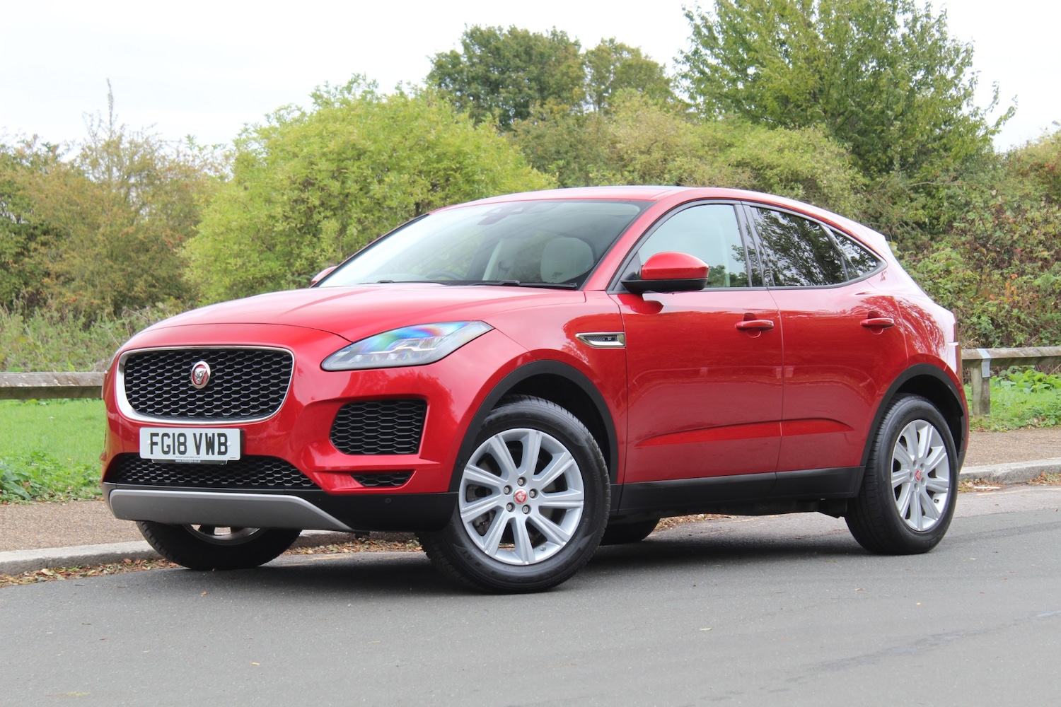 Used Jaguar E-Pace 2018 for sale - 76007033: Photo 2