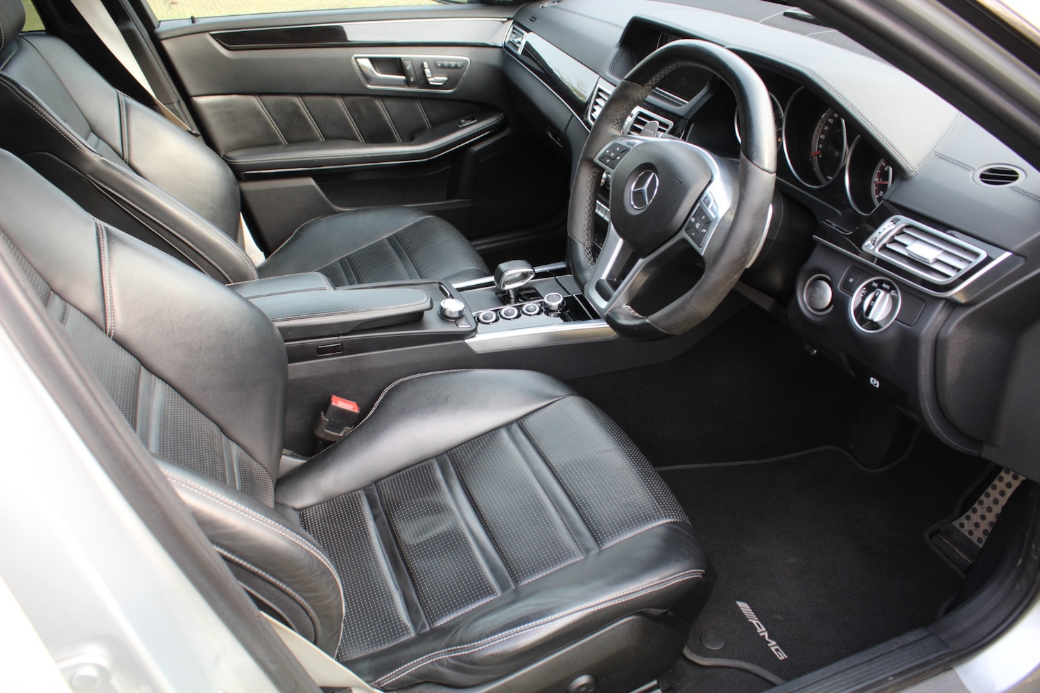 Used Mercedes-Benz E Class 2015 for sale - 77991906: Photo 11