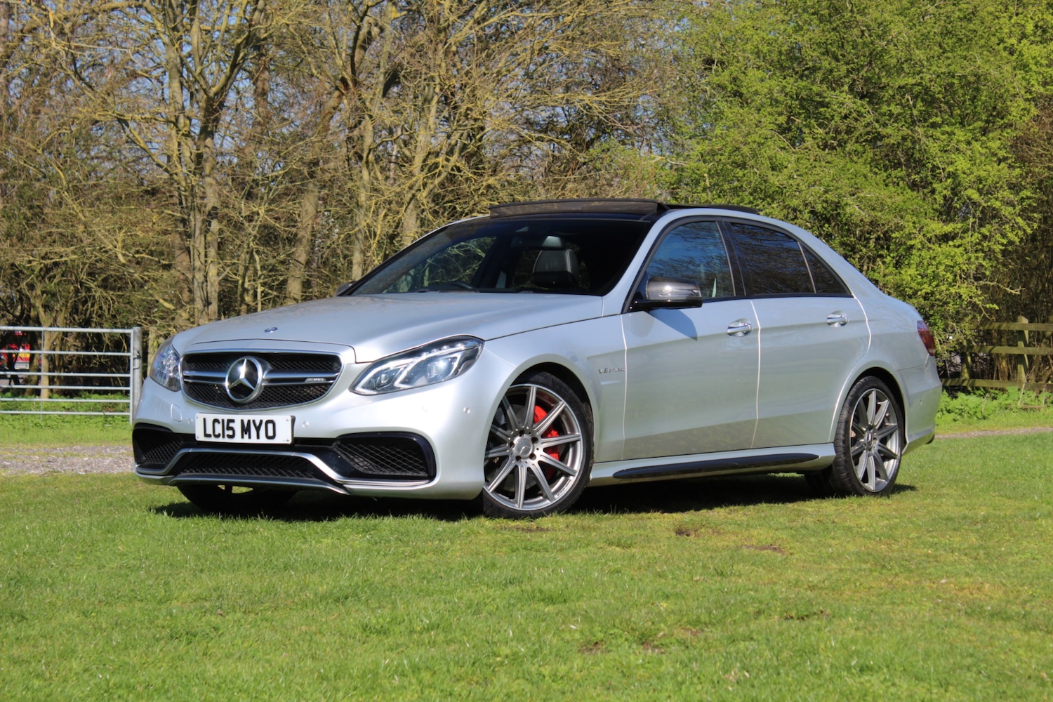 Used Mercedes-Benz E Class 2015 for sale - 77991906: Photo 2