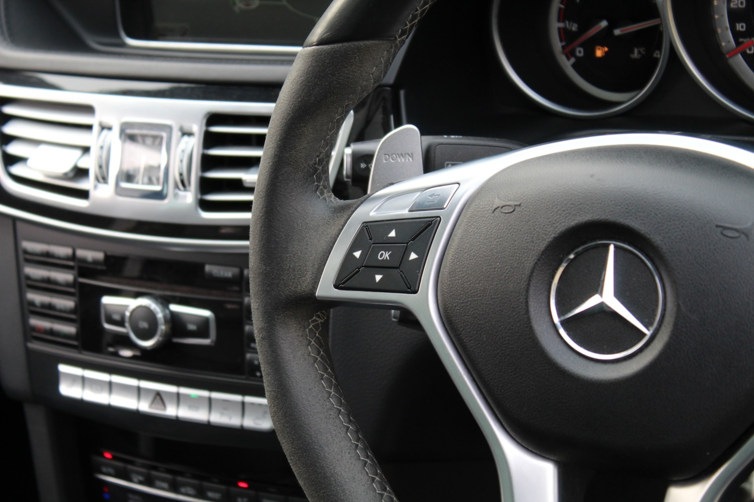 Used Mercedes-Benz E Class 2015 for sale - 77991906: Photo 26