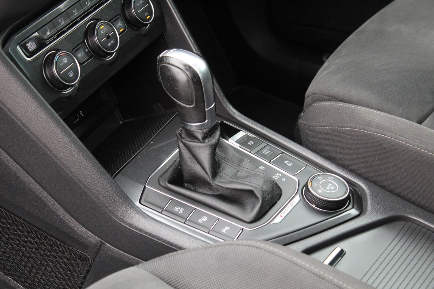 Used Volkswagen Tiguan 2017 for sale - 77803689: Photo 33