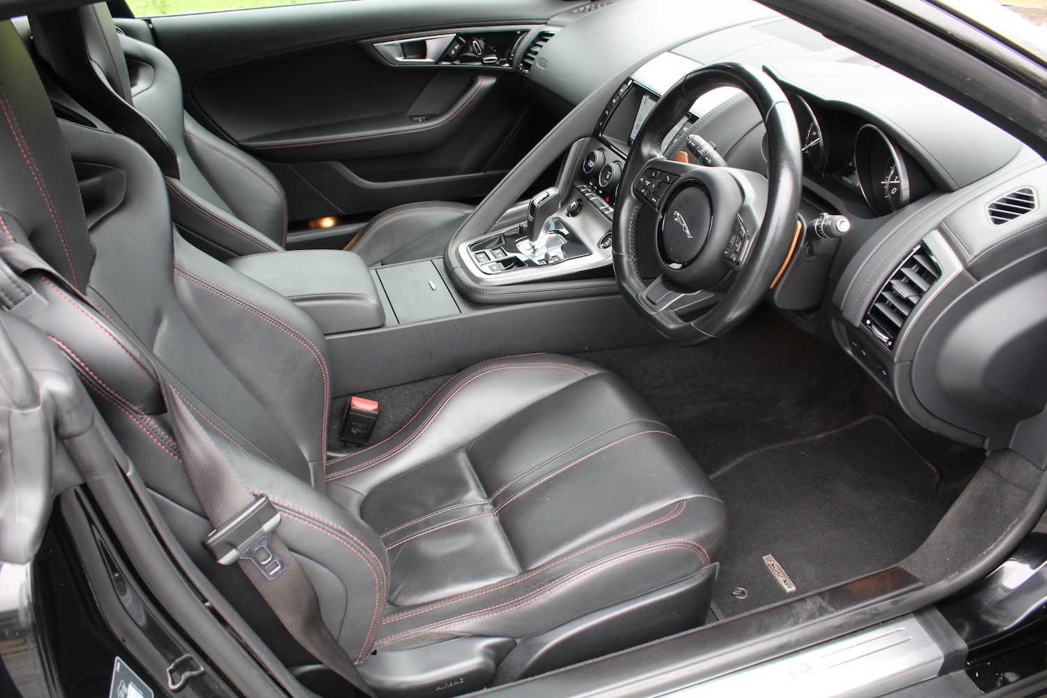 Used Jaguar F-Type 2016 for sale - 76884677: Photo 11