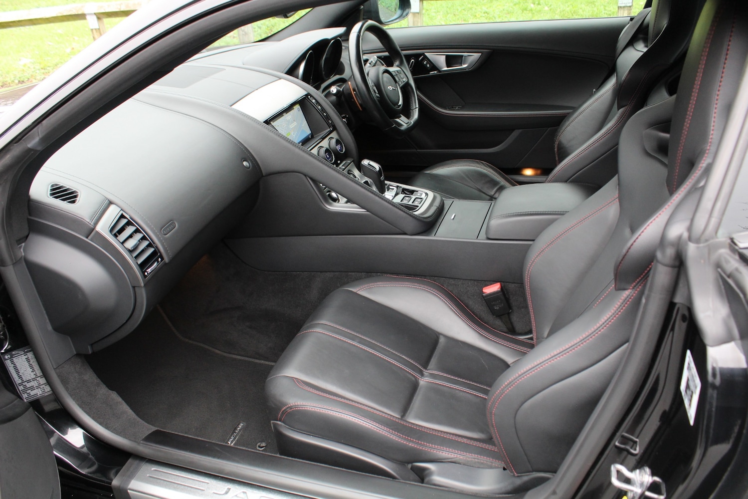 Used Jaguar F-Type 2016 for sale - 76884677: Photo 12