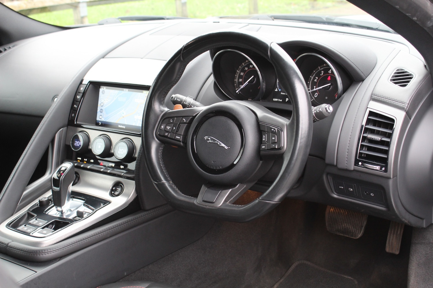 Used Jaguar F-Type 2016 for sale - 76884677: Photo 13