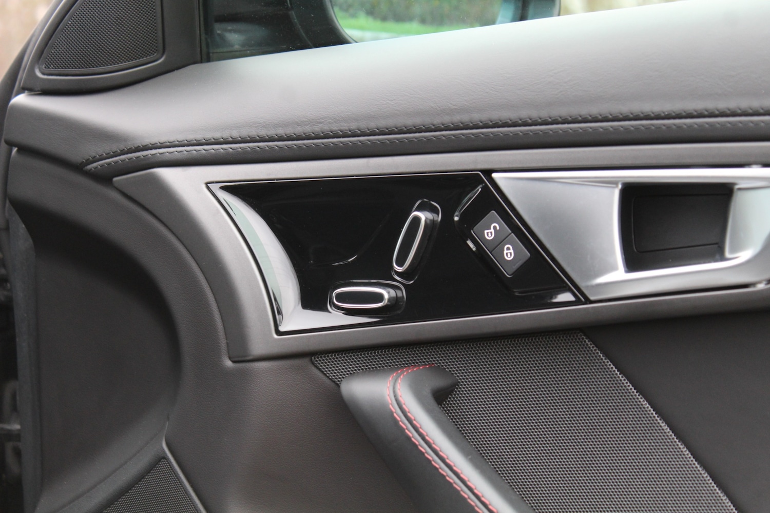 Used Jaguar F-Type 2016 for sale - 76884677: Photo 16