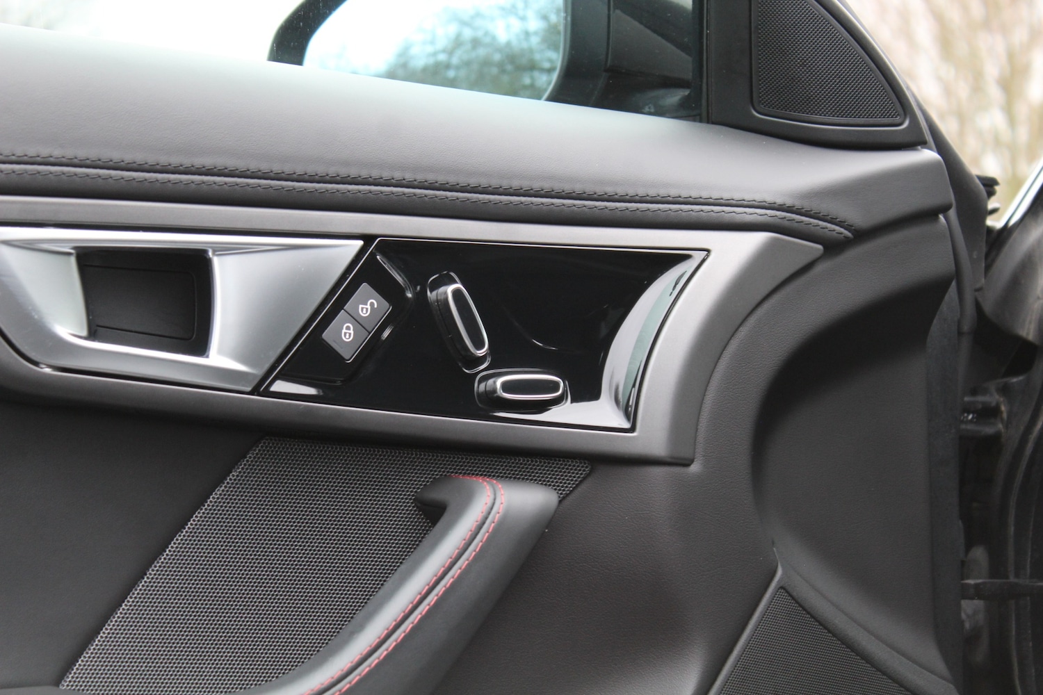 Used Jaguar F-Type 2016 for sale - 76884677: Photo 17