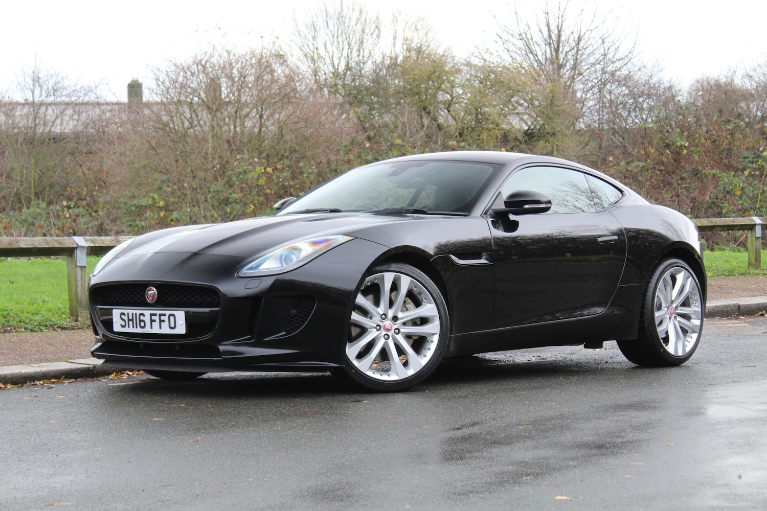 Used Jaguar F-Type 2016 for sale - 76884677: Photo 2