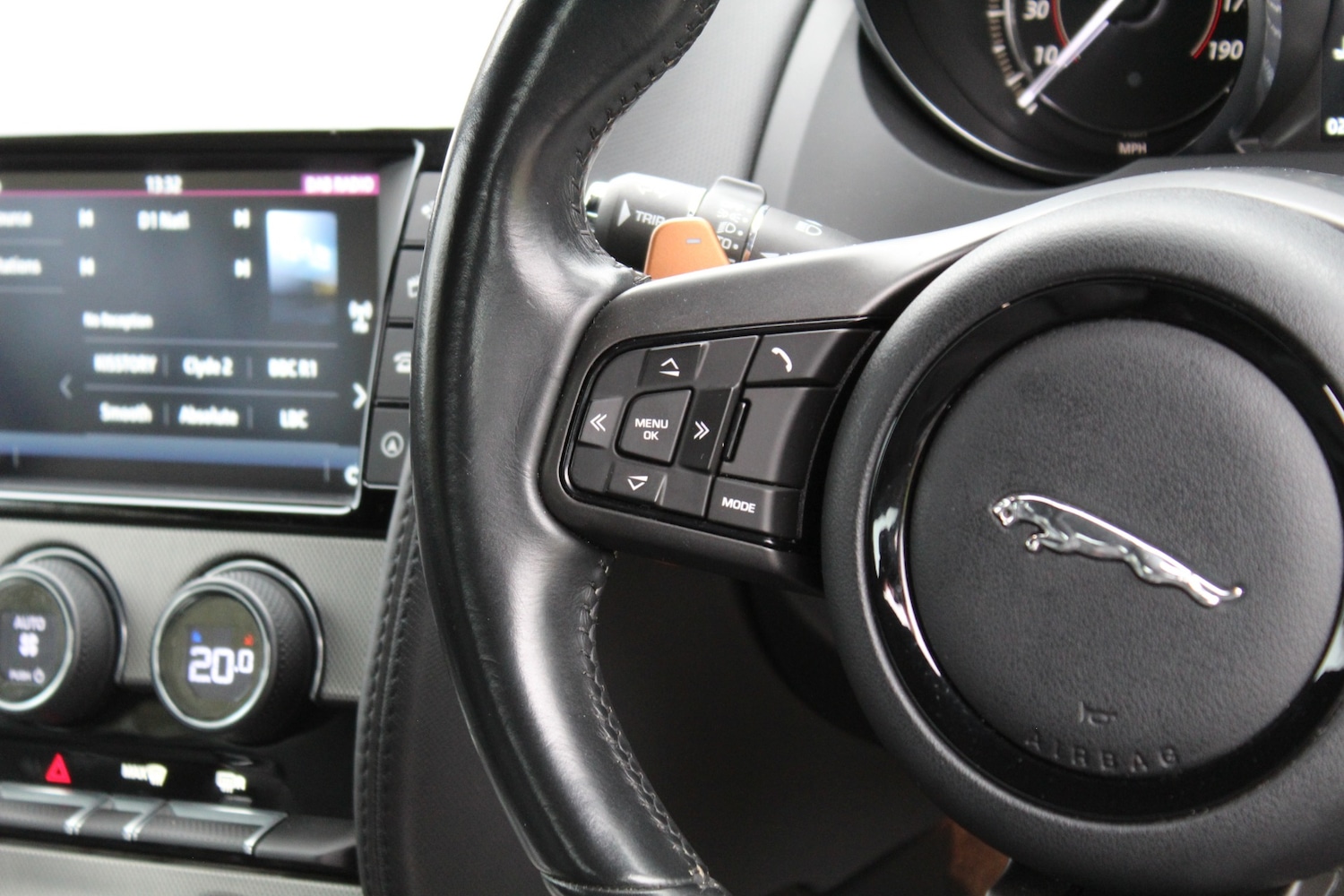 Used Jaguar F-Type 2016 for sale - 76884677: Photo 26