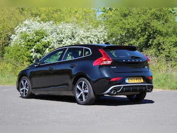 Used Volvo V40 2017 for sale - 78386635: Photo