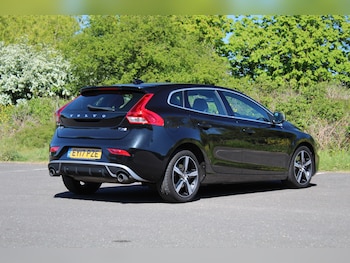 Used Volvo V40 2017 for sale - 78386635: Photo