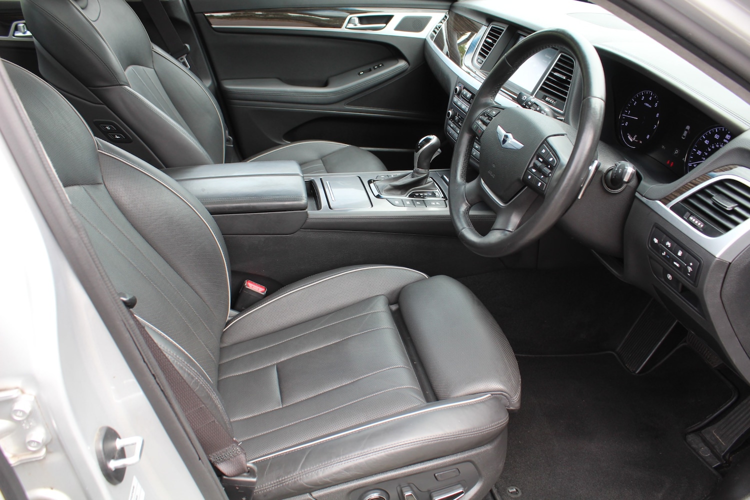 Used Hyundai Genesis 2015 for sale - 77277090: Photo 11