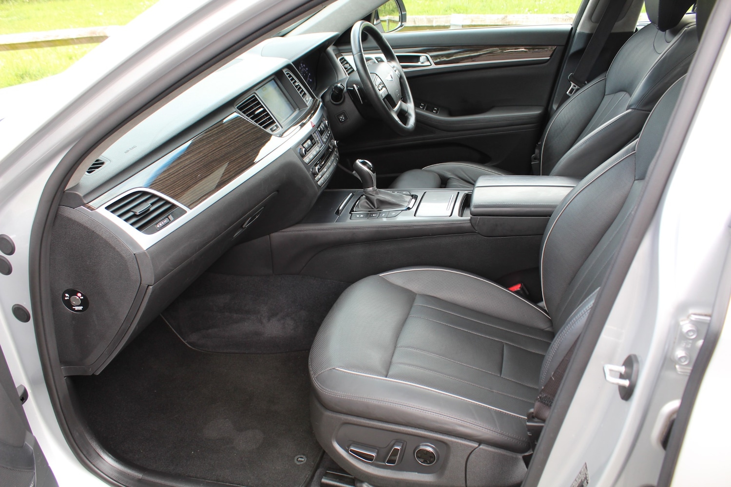 Used Hyundai Genesis 2015 for sale - 77277090: Photo 12