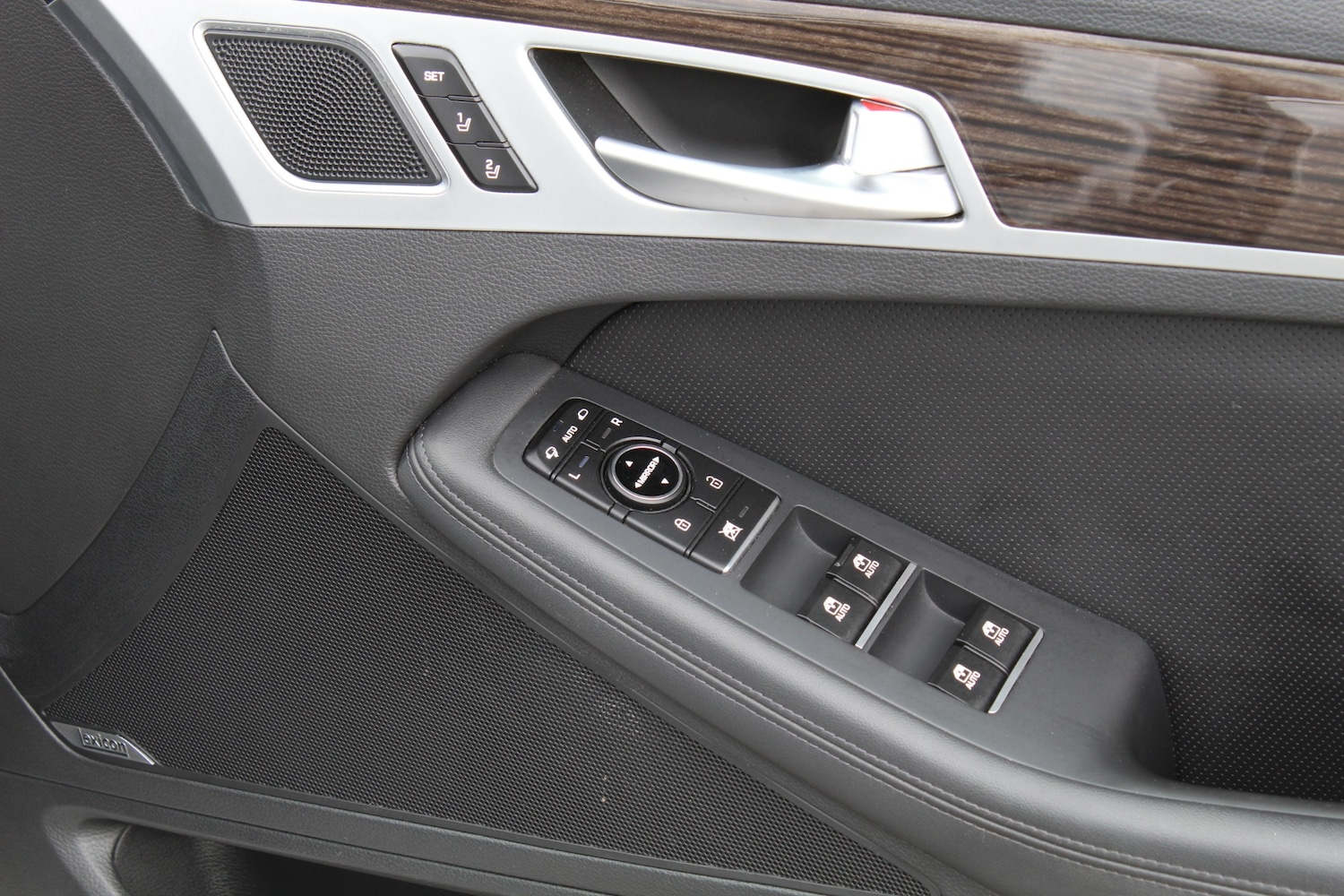 Used Hyundai Genesis 2015 for sale - 77277090: Photo 23