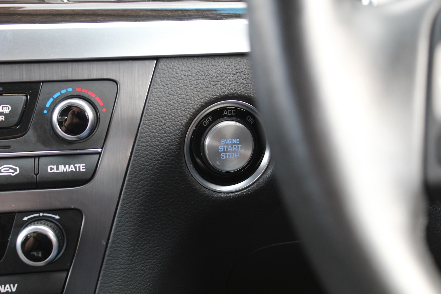 Used Hyundai Genesis 2015 for sale - 77277090: Photo 32