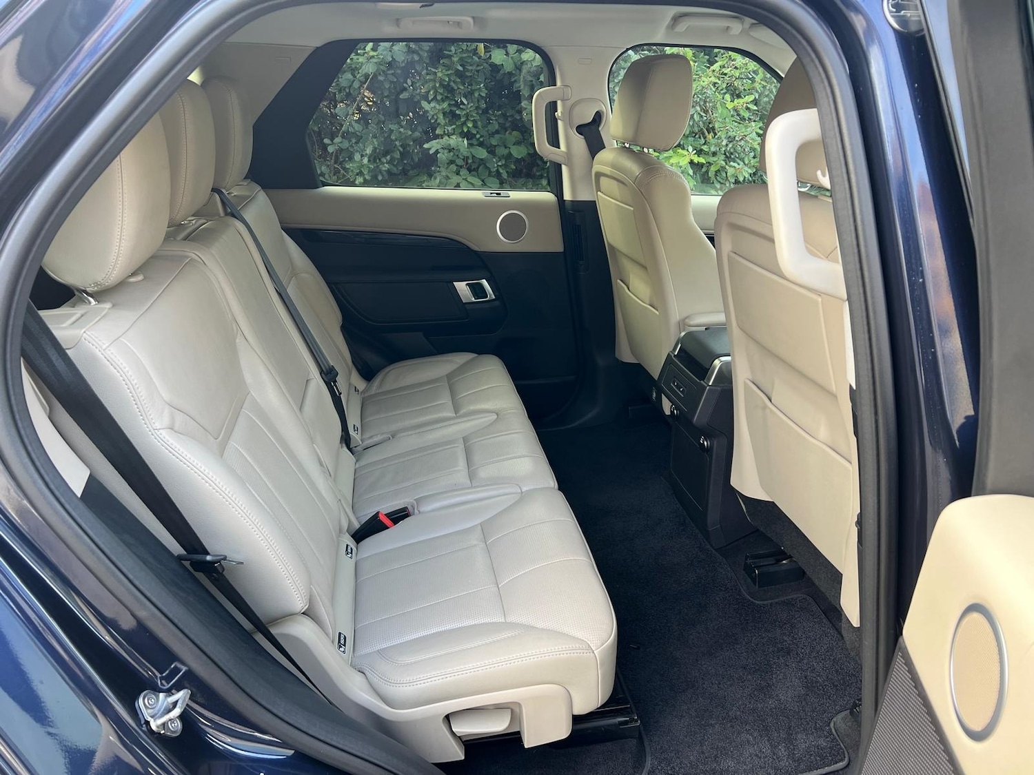 Used Land Rover Discovery 2017 for sale - 77195047: Photo 11