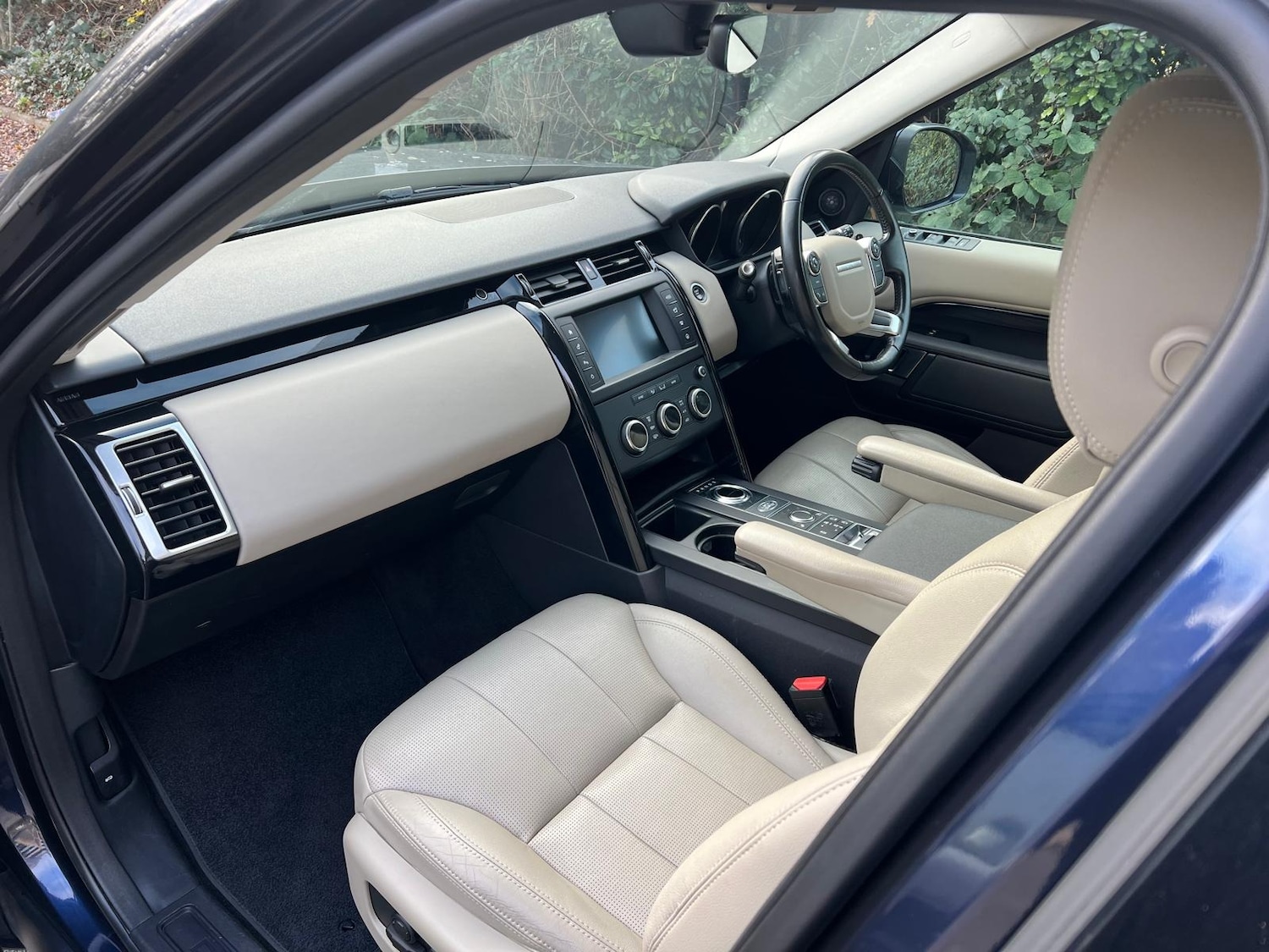 Used Land Rover Discovery 2017 for sale - 77195047: Photo 14