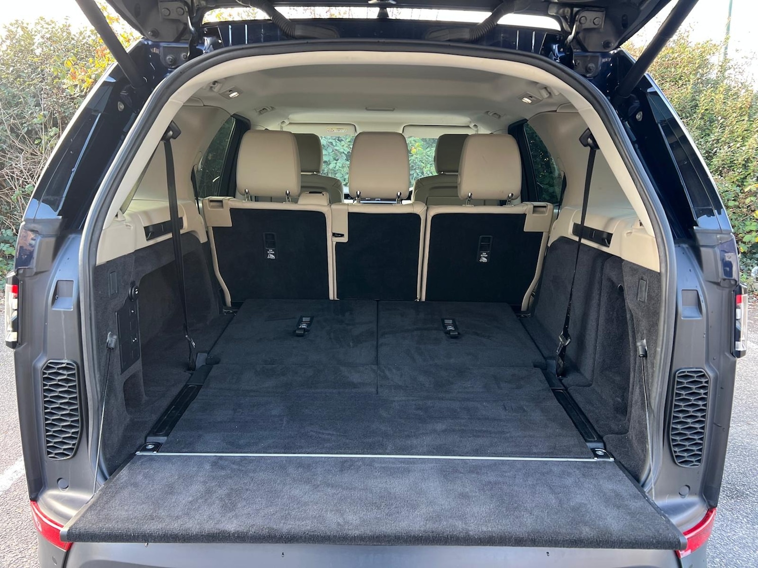 Used Land Rover Discovery 2017 for sale - 77195047: Photo 20