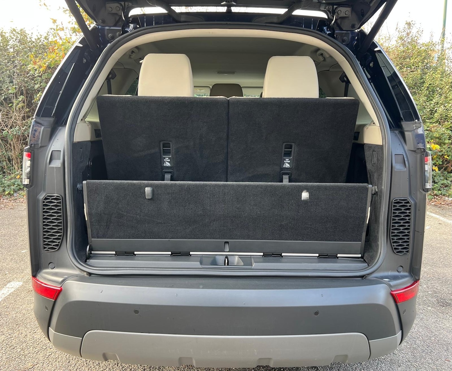 Used Land Rover Discovery 2017 for sale - 77195047: Photo 21