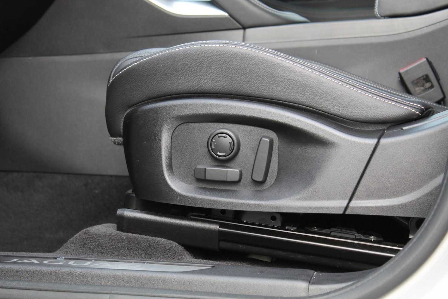 Used Jaguar E-Pace 2024 for sale - 76526105: Photo 33