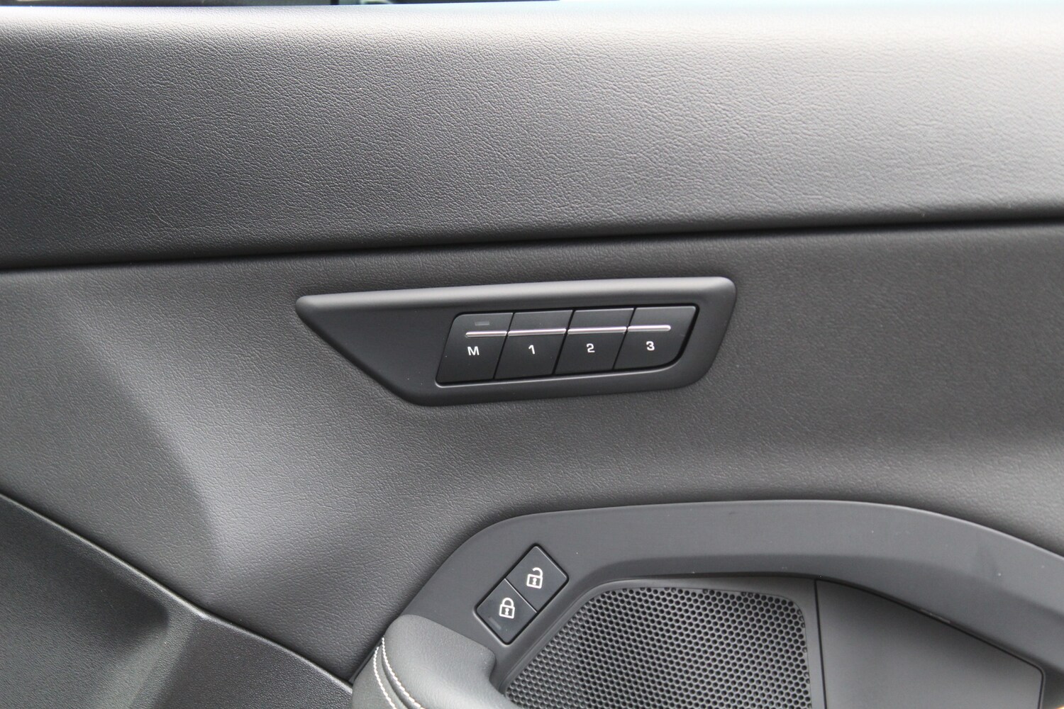 Used Jaguar E-Pace 2024 for sale - 76526105: Photo 35