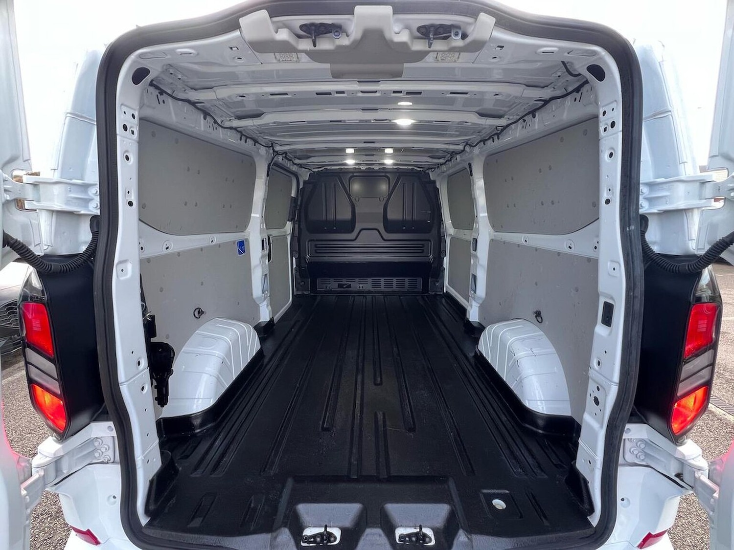 Used Ford Transit Custom 2024 for sale - 76418234: Photo 23