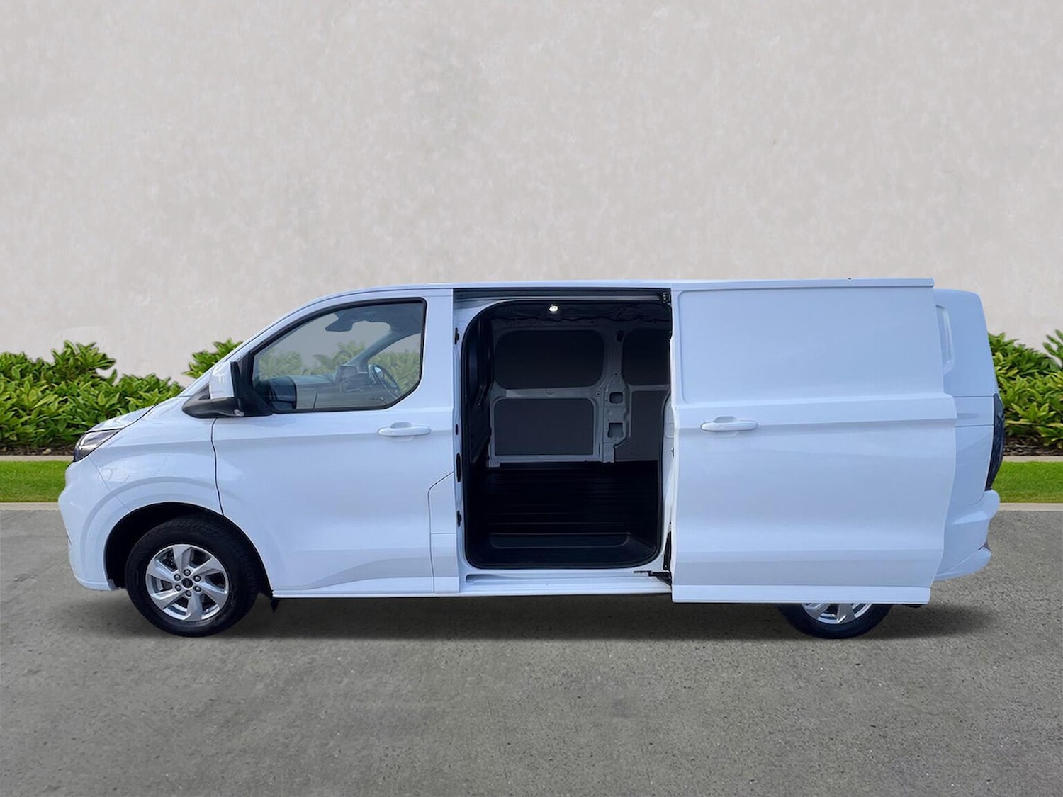 Used Ford Transit Custom 2024 for sale - 76418234: Photo 3