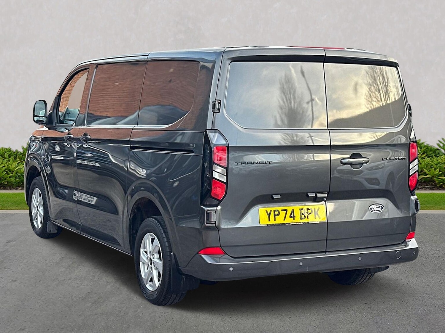 Used Ford Transit Custom 2024 for sale - 76946977: Photo 2