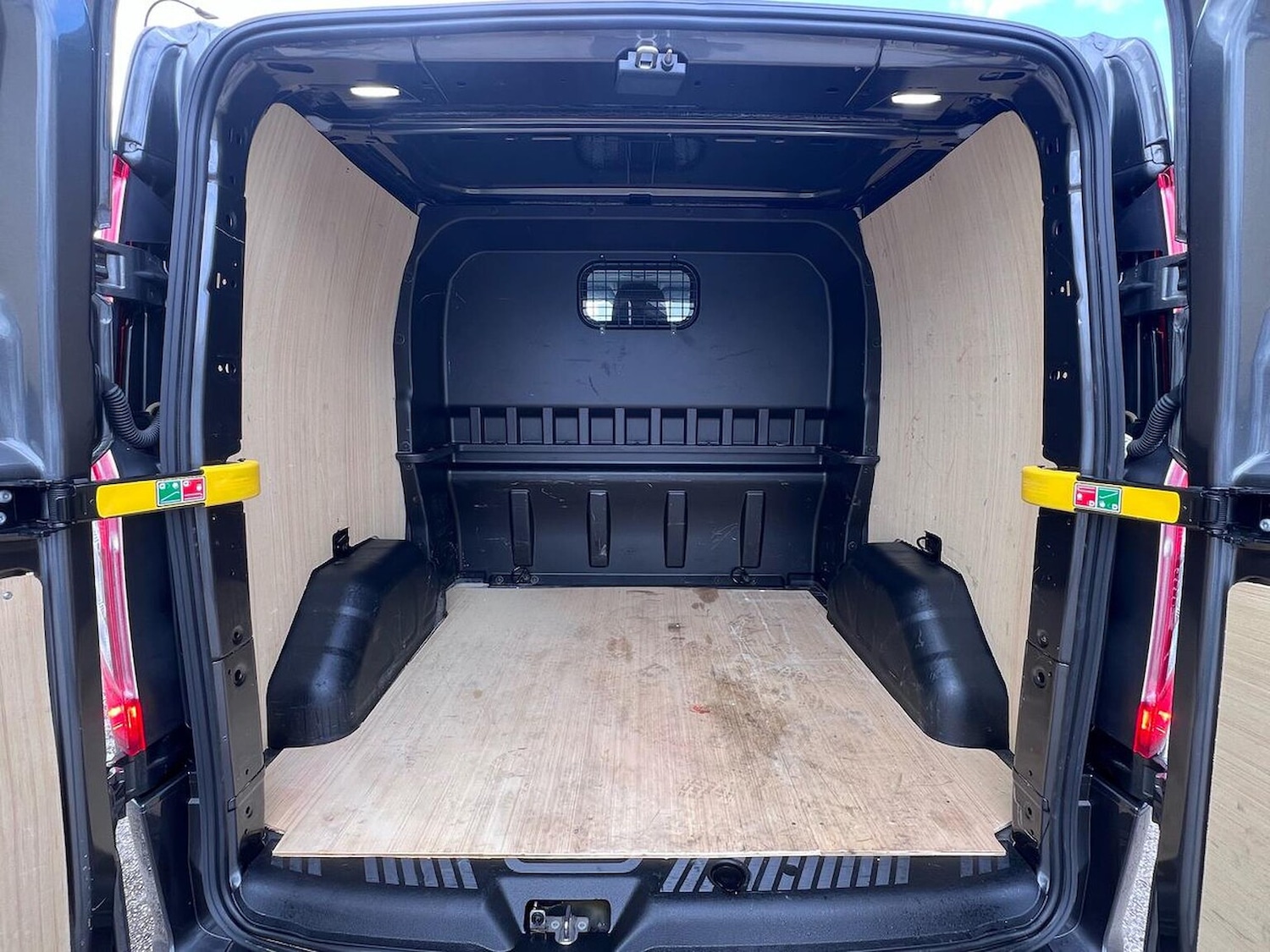 Used Ford Transit Custom 2023 for sale - 76885021: Photo 24