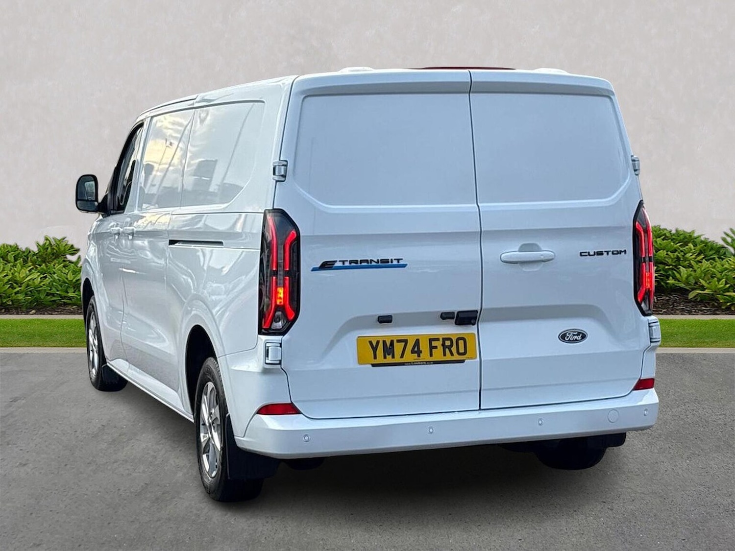 Used Ford Transit Custom 2024 for sale - 77676277: Photo 2