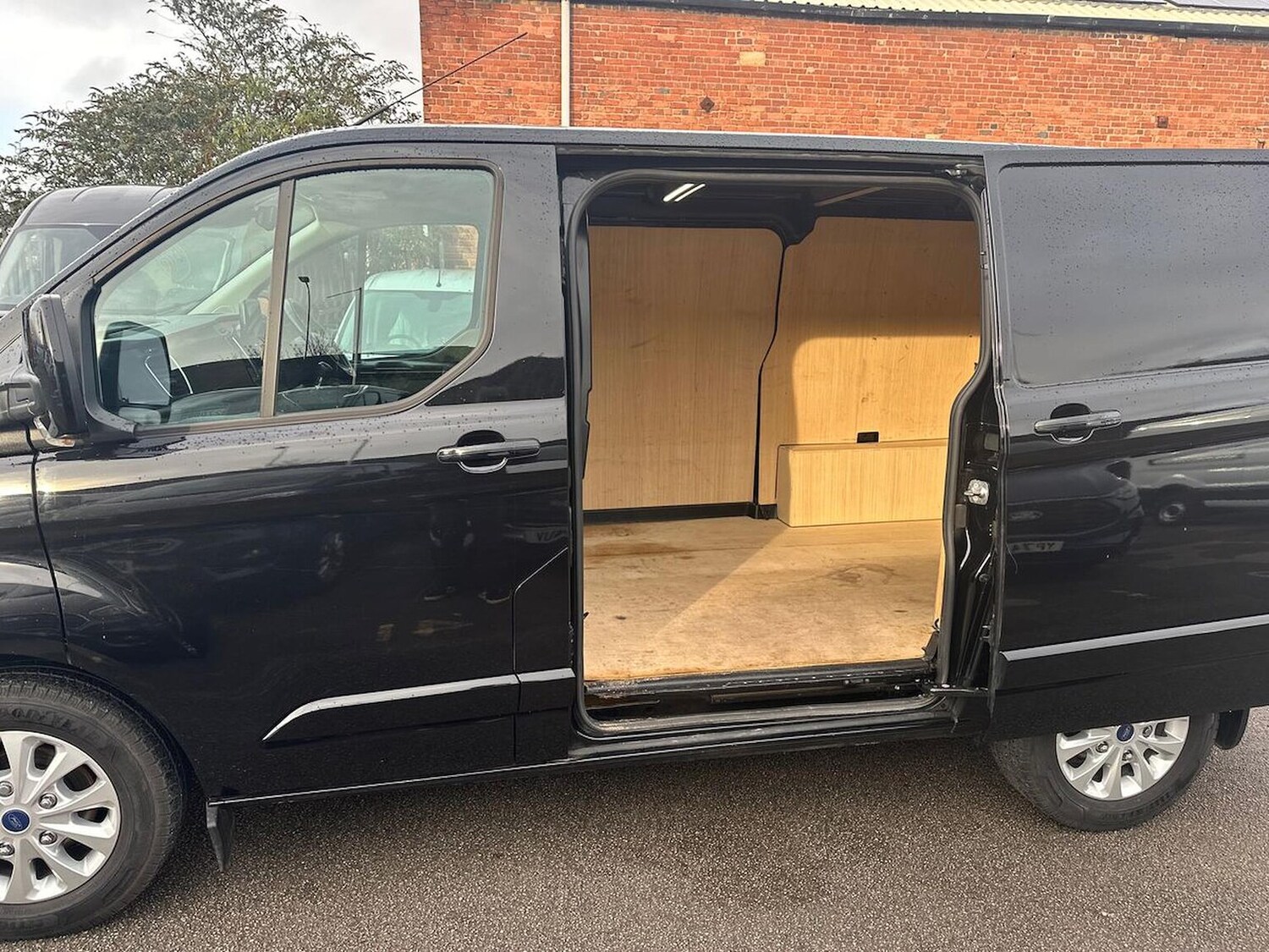 Used Ford Transit Custom 2023 for sale - 76809373: Photo 3